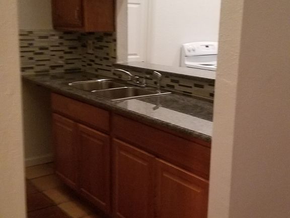 Kitchen (another view)