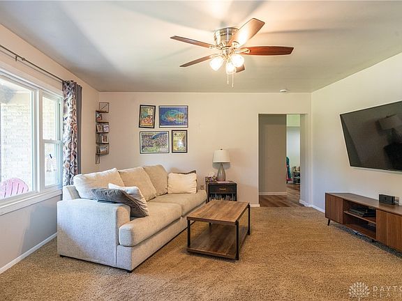 3rd image of 4010 Willow Creek Dr