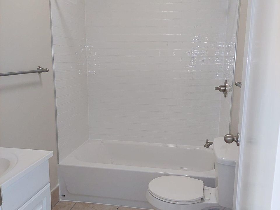 2nd image of 334 Hyde St APT 9