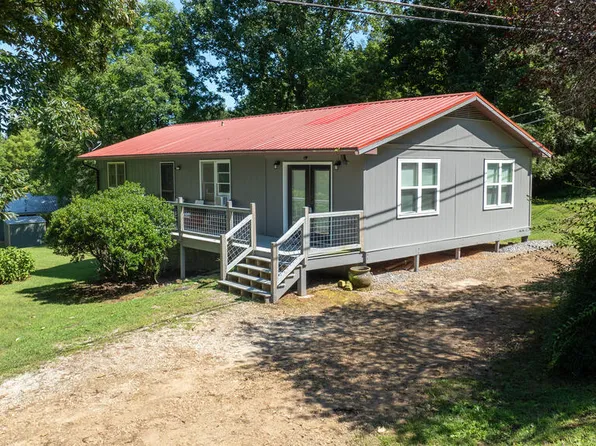 64 Blackberry Ln, Franklin, NC 28734