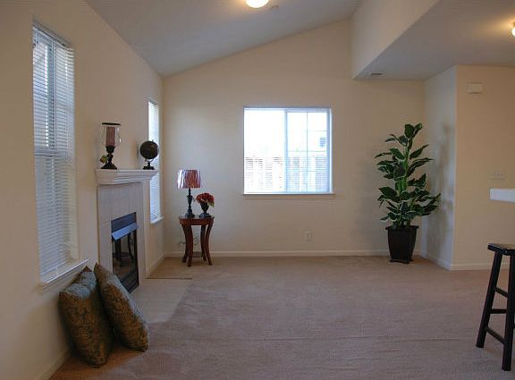 3rd image of 677 Barrett Ave