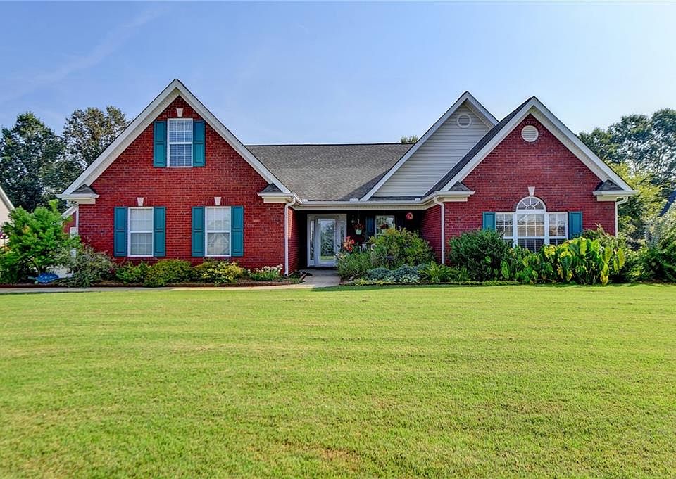 1st image of 1422 Shiloh Oak Dr