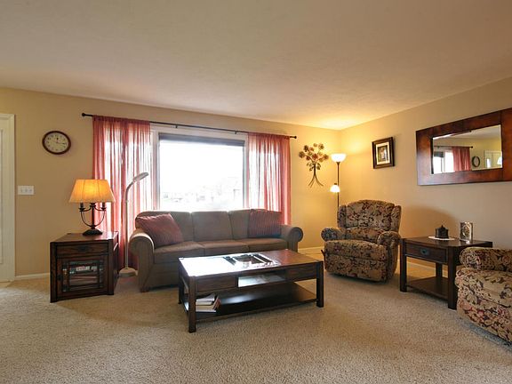 4th image of 9257 Bluff Lake St