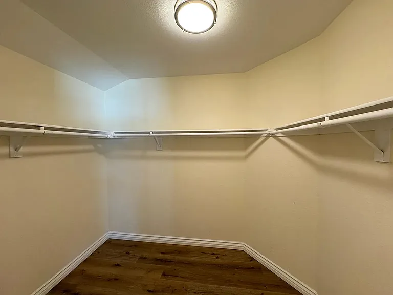 1419 Millcreek — Photo 17