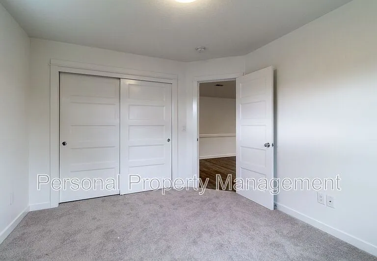3308 E 24th Cir — Photo 8