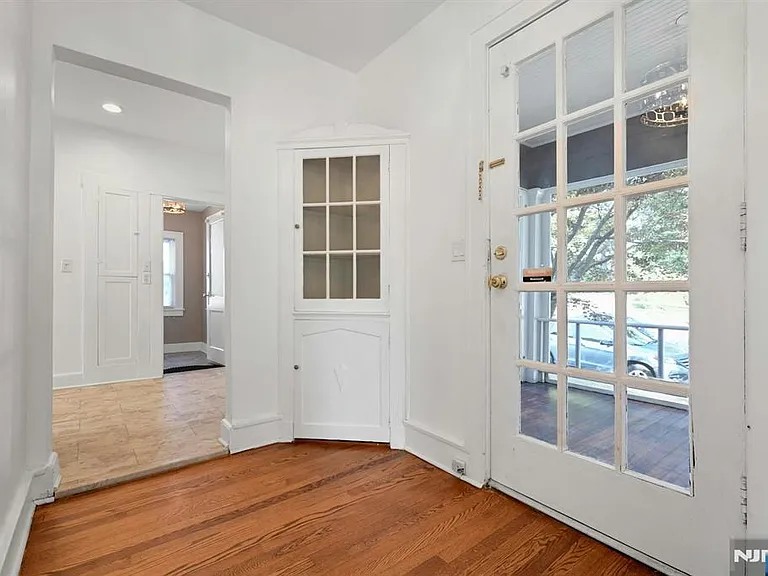 304 Midland Ave #1 — Photo 23