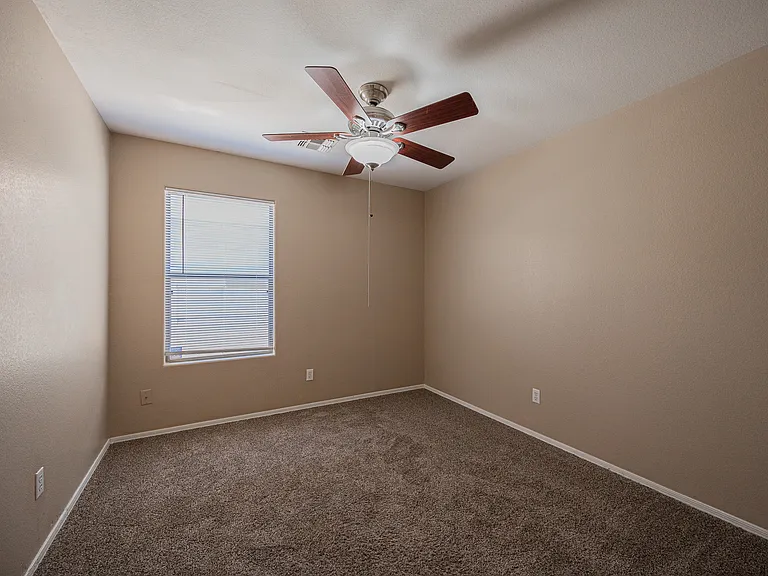 6413 W Elwood St — Photo 16