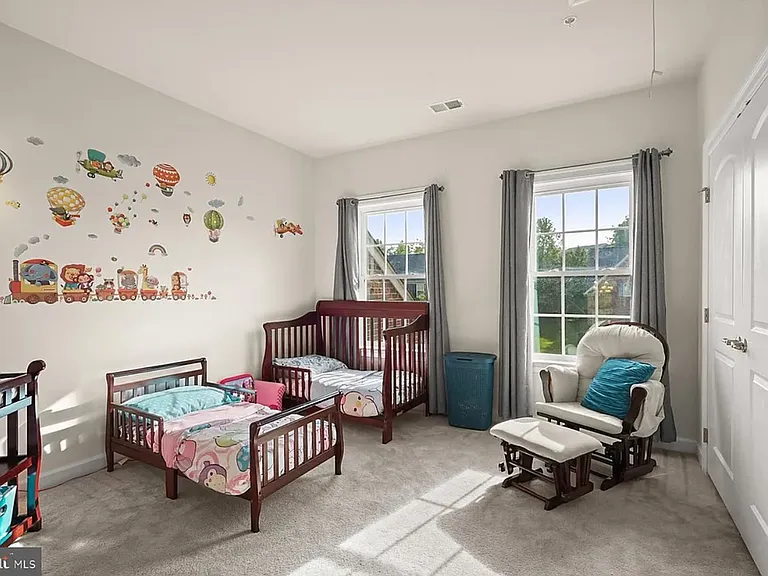 208 Bottsford Ave — Photo 23