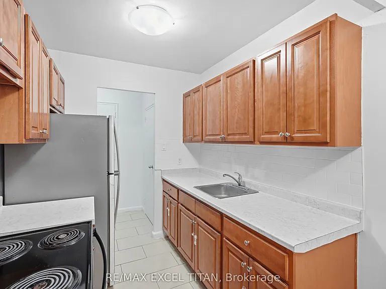 2895 Bathurst St #107 — Photo 17
