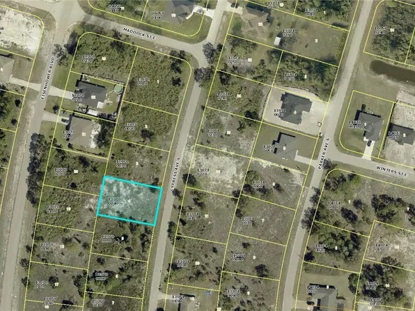 624 Cypress Ave S, Lehigh Acres, FL 33974