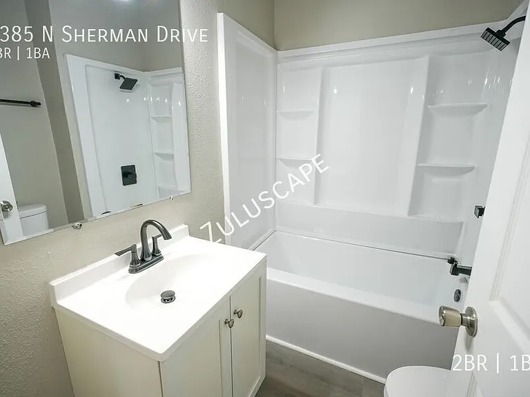 3385 N Sherman Dr — Photo 6