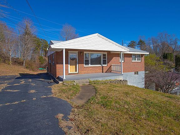 2nd image of 170 Forest Ln