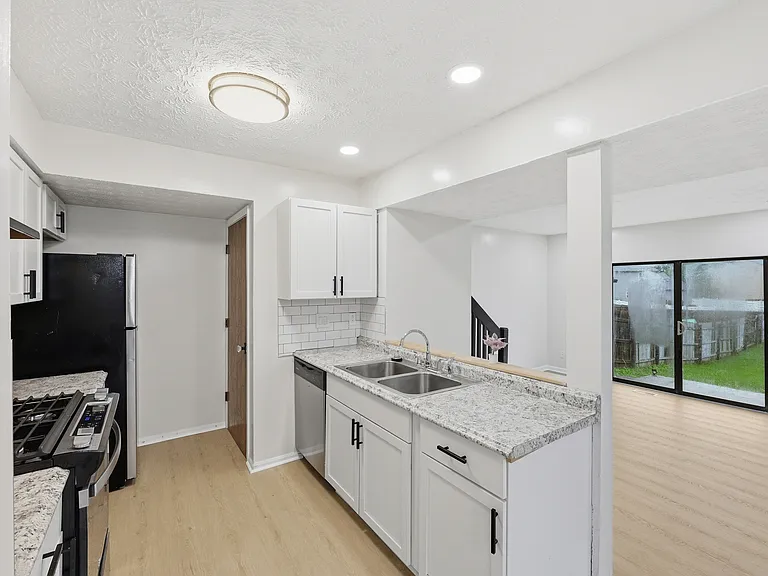 1600 Rock Creek Dr — Photo 11