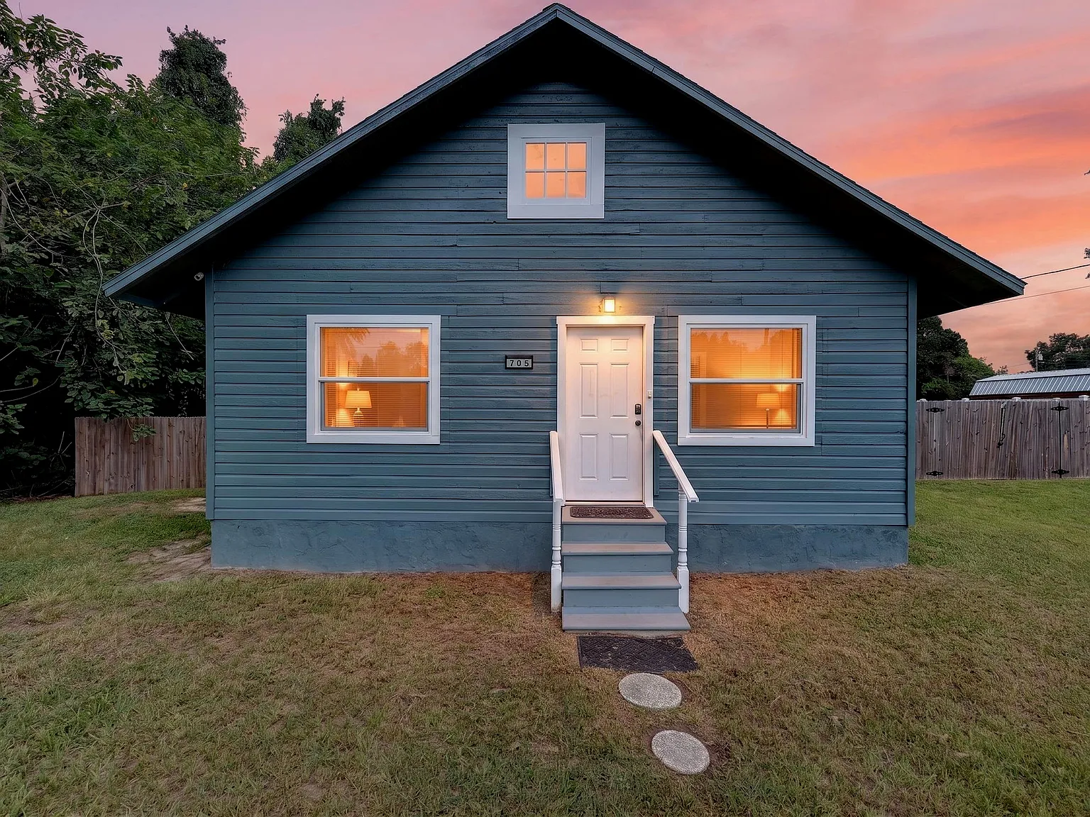705 NW 64th Pl — Photo 1