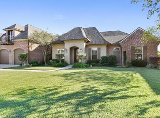 202 Grandview Terrace Dr, Youngsville, LA 70592