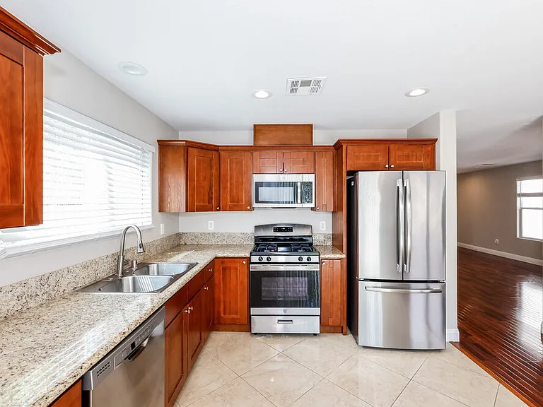 11124 Verismo St — Photo 9