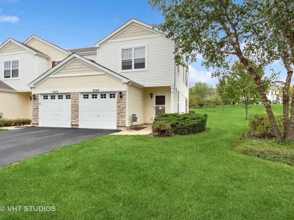 2068 Limestone Ln, Carpentersville, IL 60110