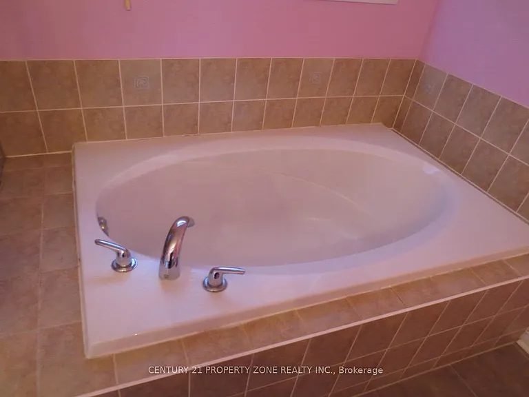 3143 Eclipse Ave — Photo 2