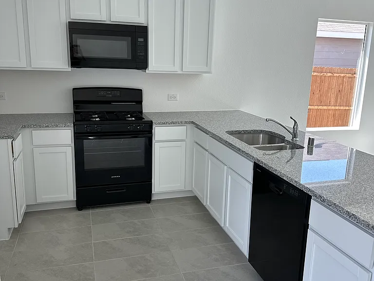 1809 Mallen Farm Rdg — Photo 10