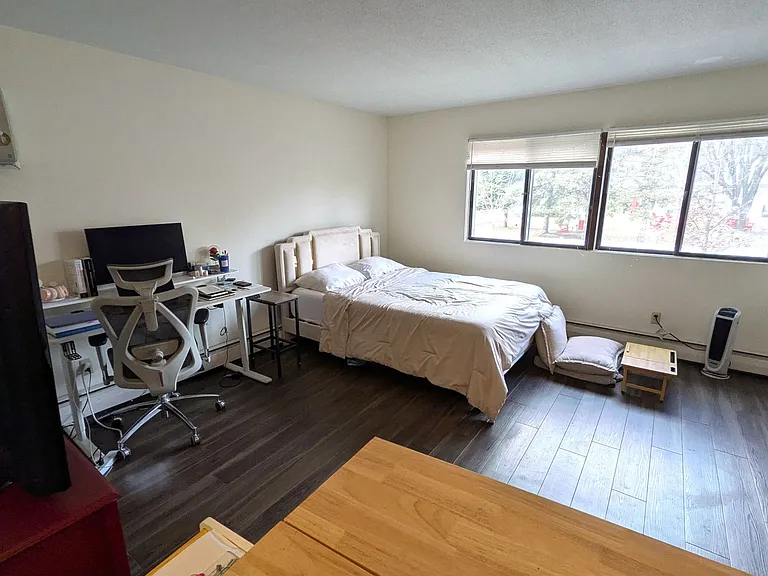 615 Ontario St SE — Photo 5