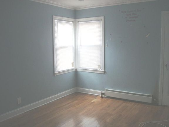 2nd image of 352 Maplegrove Ave