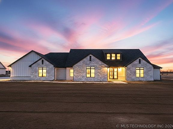 2nd image of 2233 W Drake Rd