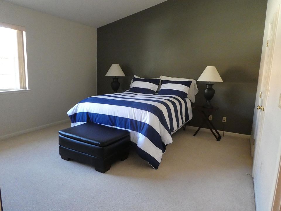 1st image of 107 Monterey Ln