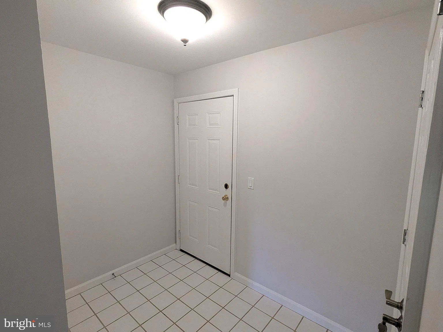 Oak Park Condo At Reston — Photo 3