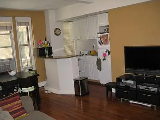 Rented by Corcoran | media 3