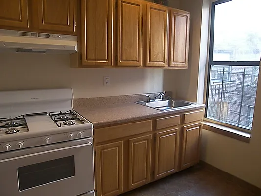 Rented by Tryax Realty Management | media 3