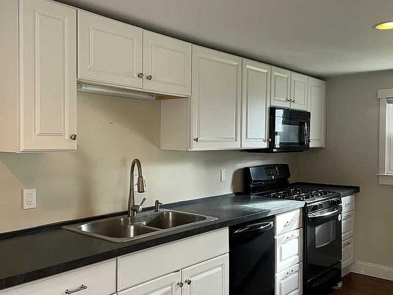 303 S New Castle St — Photo 1