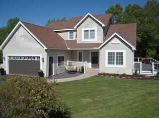 690 6th St SE, Cokato, MN 55321