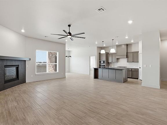 5th image of 9316 NW 79th St