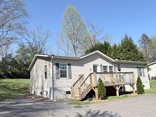 62 Oaklawn Ave