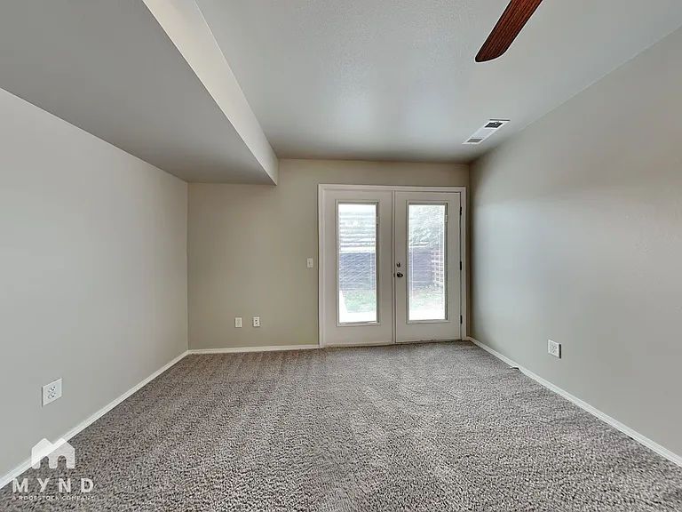 138 E Sycamore St #138 — Photo 15