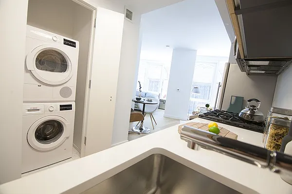 Rented by The Durst Organization | media 22