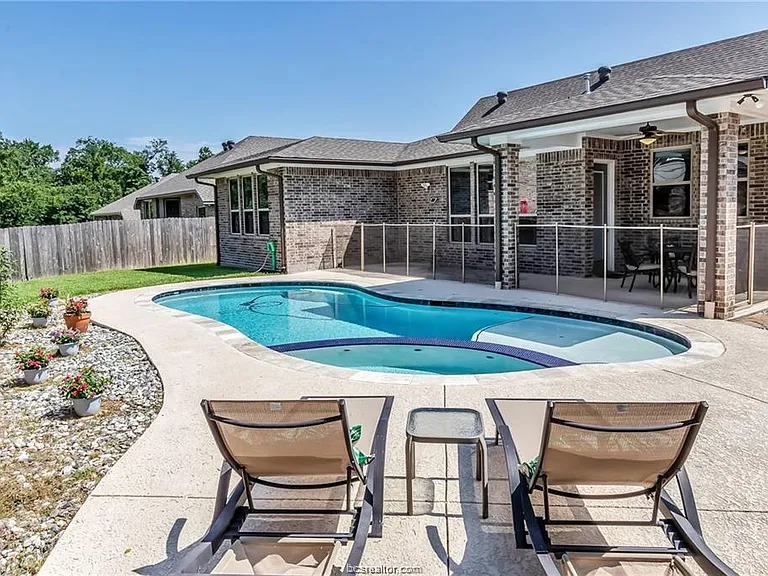 3461 Lockett Hall Cir — Photo 14
