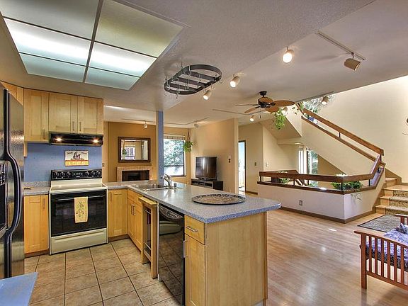 5th image of 10900 Lucky Oak Ct