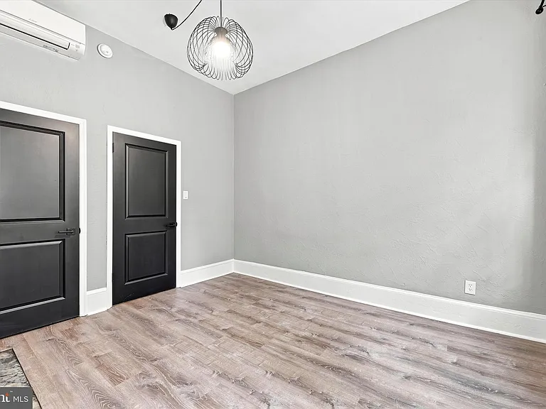 520 Spruce St #1 — Photo 6