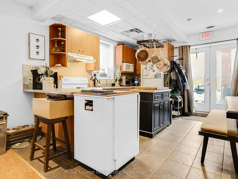 48 Mississauga Rd N #1 — Photo 14