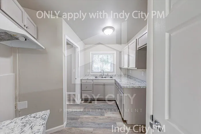 3118 N Richardt Ave — Photo 7