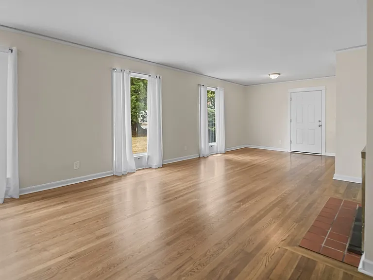 9520 SW Cypress St — Photo 8