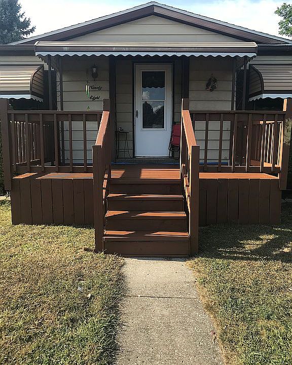 2nd image of 98 Burgundy Cir