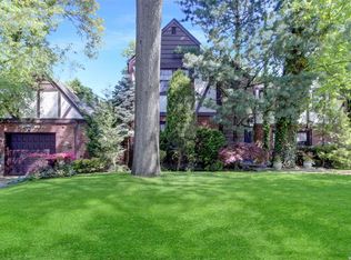 67 Parkwold Dr S, Valley Stream, NY 11580