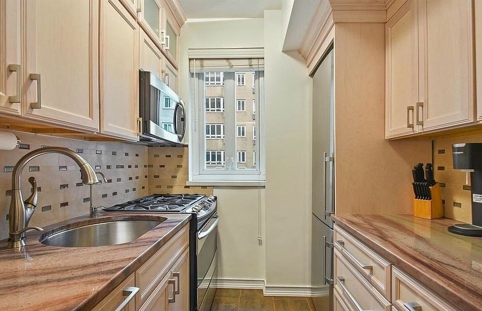 2nd image of 333 W 57th St APT 301