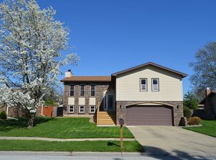 730 Bunker Hill Dr, Bourbonnais, IL
