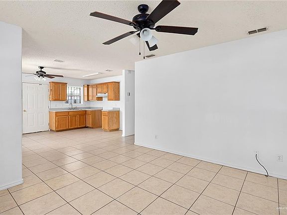 4th image of 1020 W Denver