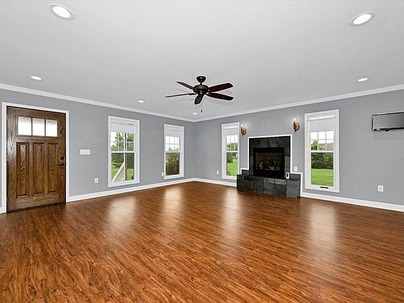 3rd image of 1180 County Road 617