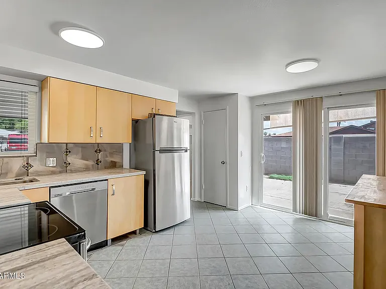 5601 W Carol Ave — Photo 5