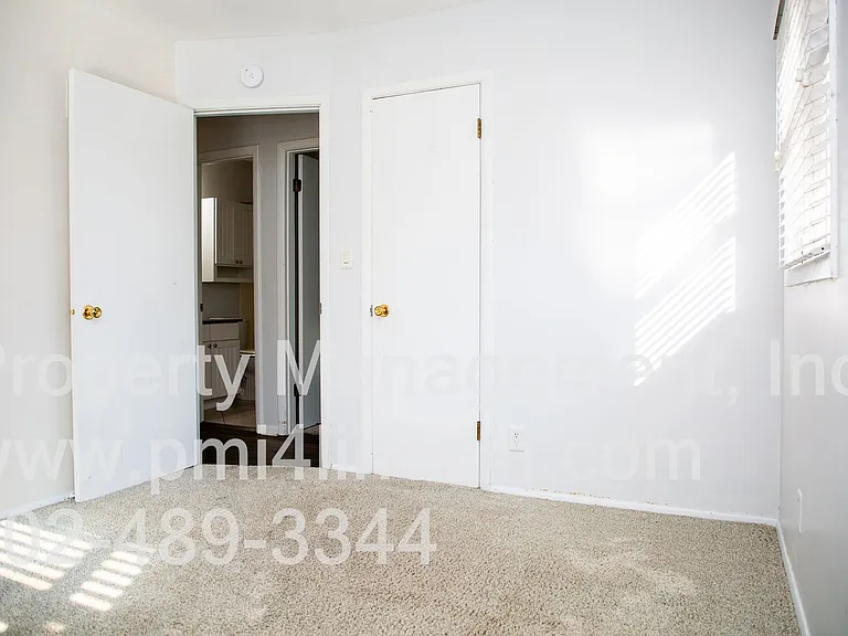 8030 N Hazelwood Dr — Photo 22